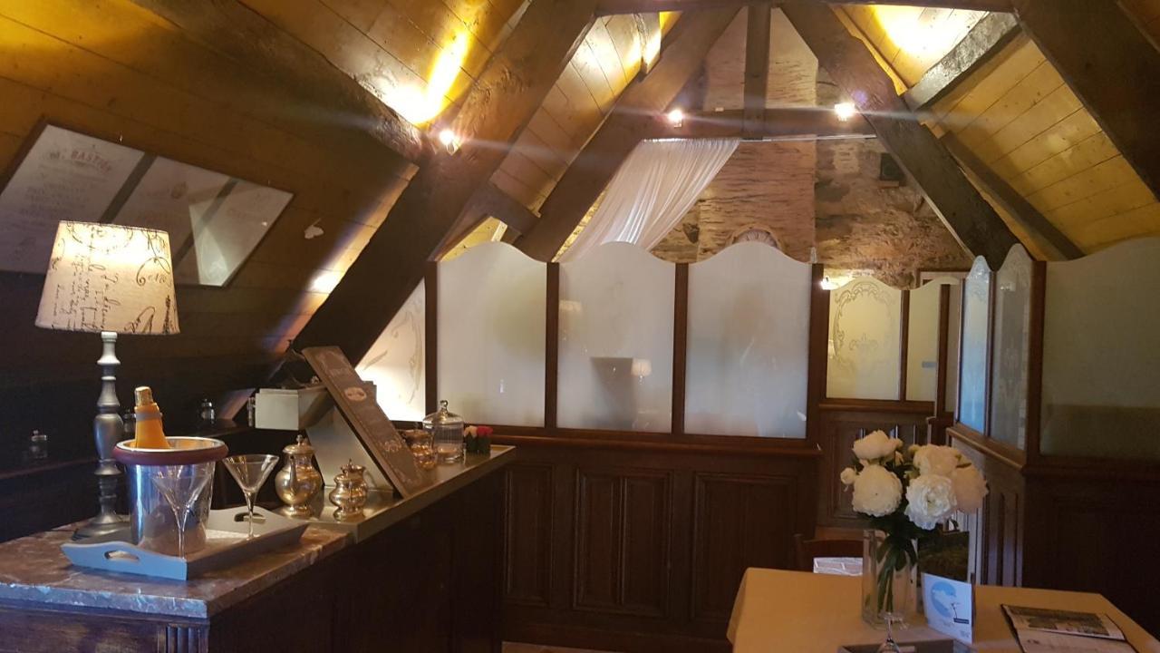 Le Cafe Du Village - Bar A Cocktails & A Ambiance Lohéac Buitenkant foto